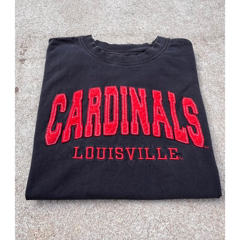 Louisville Cardinals T Shirt Mens M Vintage Black Red‎ Spell Out Logo